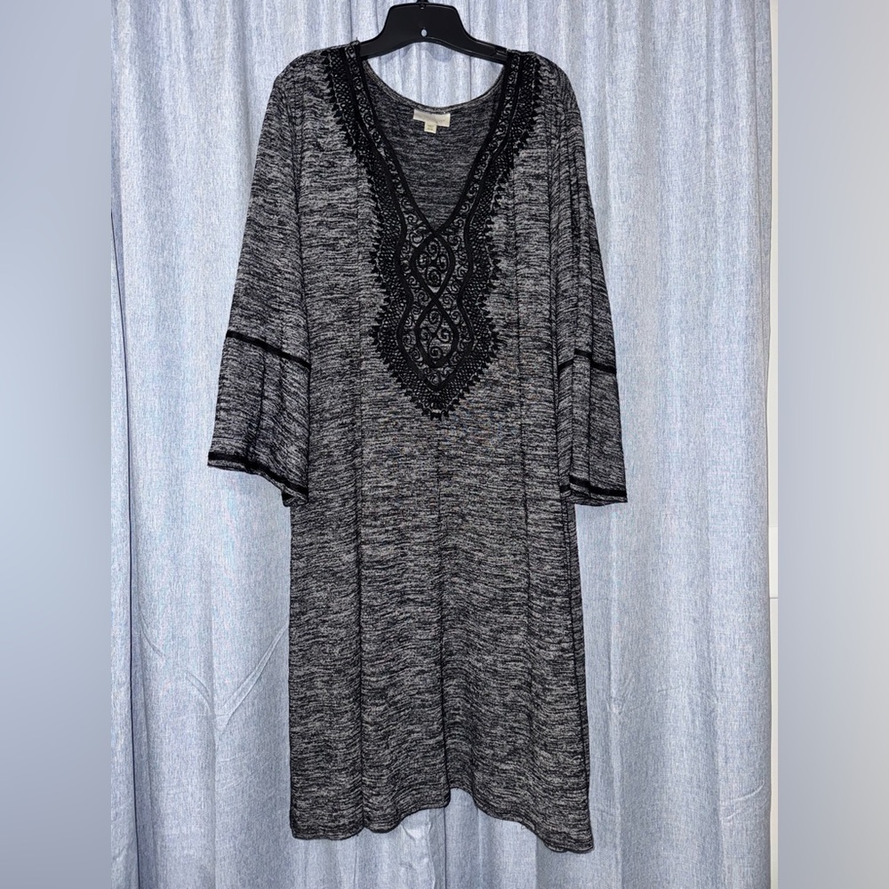 Avenue Sacs Fifth Ave Gray and Black Embroidered Tunic Dress 26/28